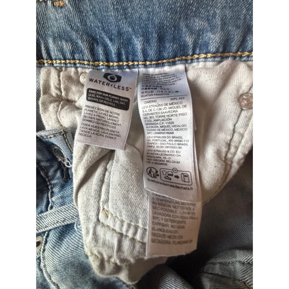Levi's 502 Taper Jeans Blue Denim Wash Leg Stretch Size Men's 31x32. School Fall